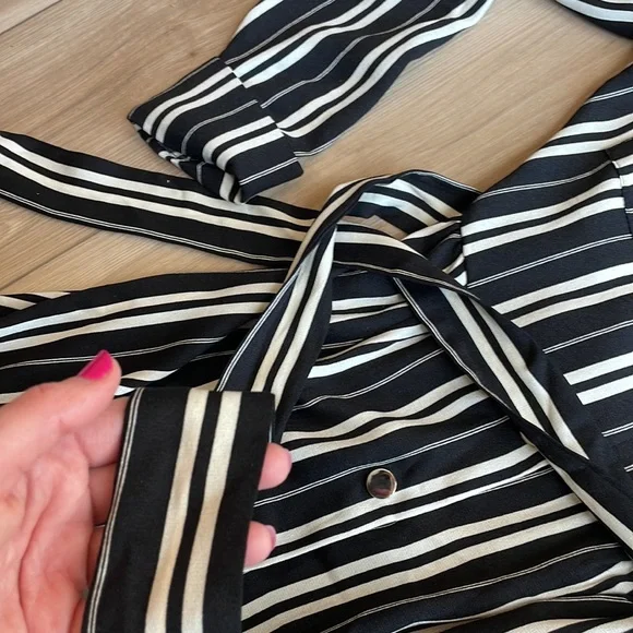 Womens Pretty Little Thing Dress, Size 4 - Picture 4 of 6